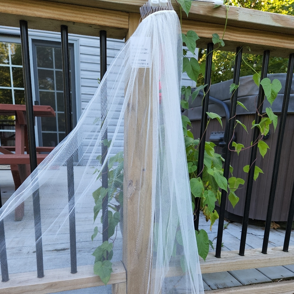 David's Bridal One Tier Tulle Fingertip Veil with Pencil Edge